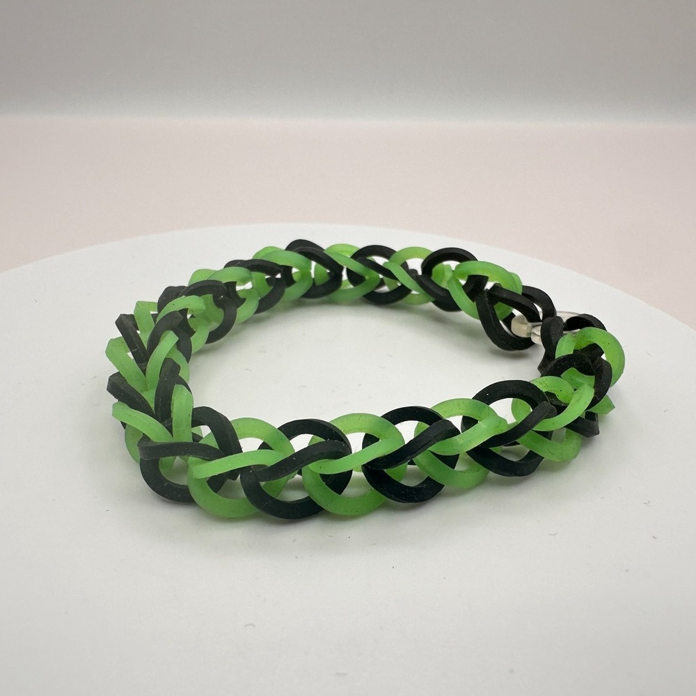 Vintage 90s Handmade Loom Rubber Band Bracelet Fishtail Weave Fashion Jewelry
